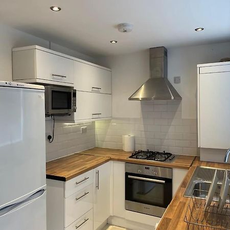 Entire Ground Floor Apartment In Watford Watford  Eksteriør bilde