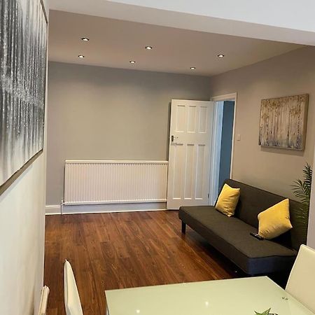 Entire Ground Floor Apartment In Watford Watford  Eksteriør bilde