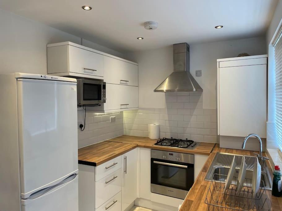Entire Ground Floor Apartment In Watford Watford  Eksteriør bilde