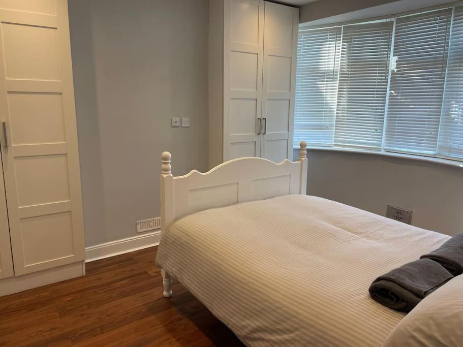 Entire Ground Floor Apartment In Watford Watford  Eksteriør bilde