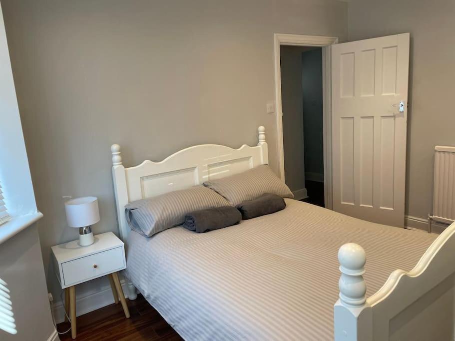 Entire Ground Floor Apartment In Watford Watford  Eksteriør bilde